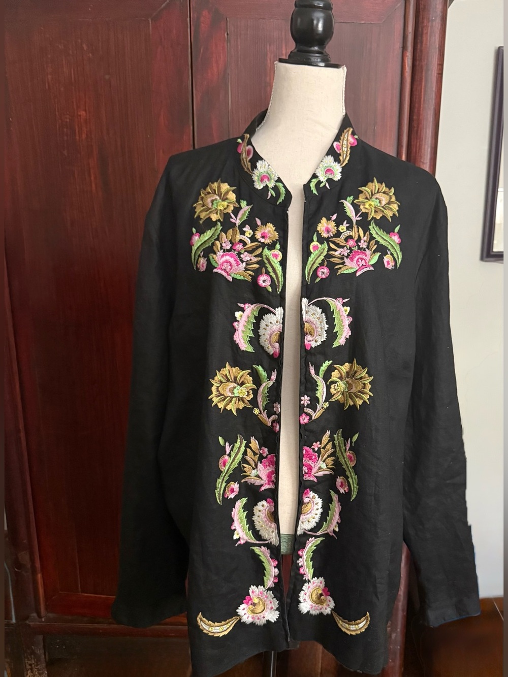 Anne Carson Black Embroidered Women Dress Jacket